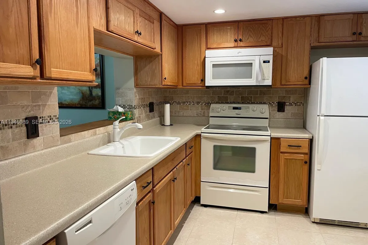 121 SE 3rd Ave # 201, Dania Beach FL 33004