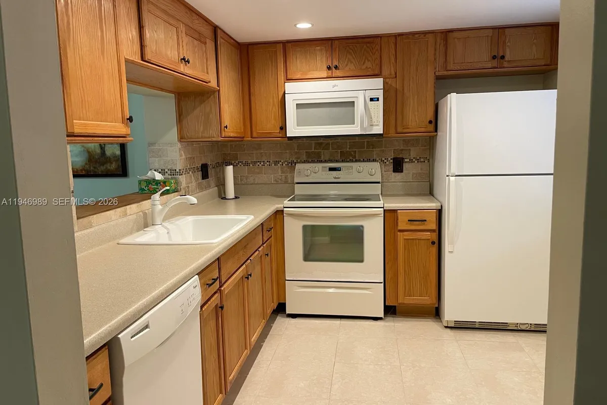 121 SE 3rd Ave # 201, Dania Beach FL 33004