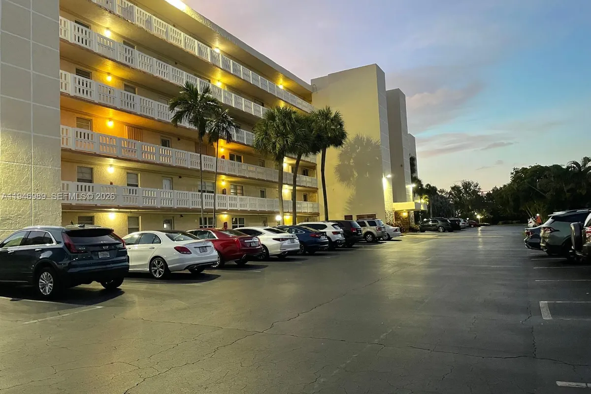 121 SE 3rd Ave # 201, Dania Beach FL 33004