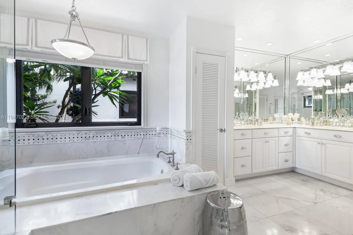 56 S Hibiscus Dr, Miami Beach FL 33139