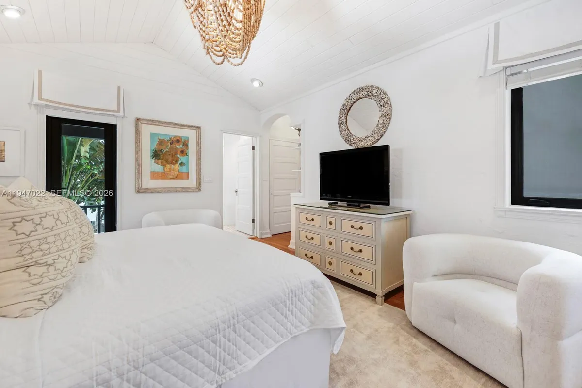 56 S Hibiscus Dr, Miami Beach FL 33139