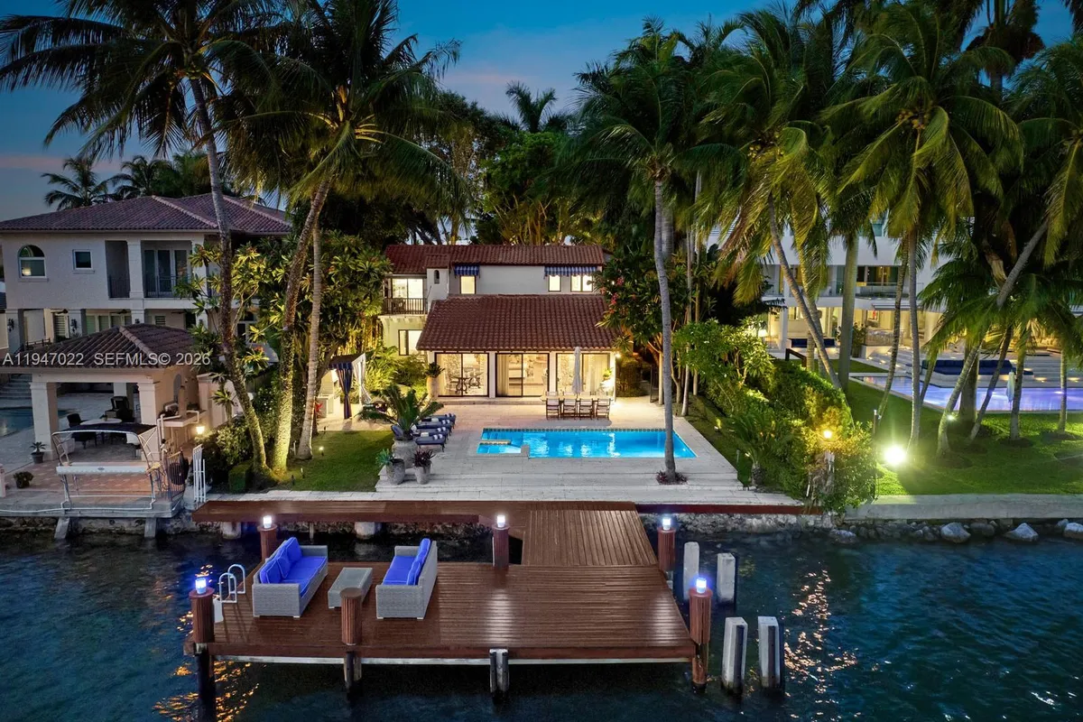 56 S Hibiscus Dr, Miami Beach FL 33139