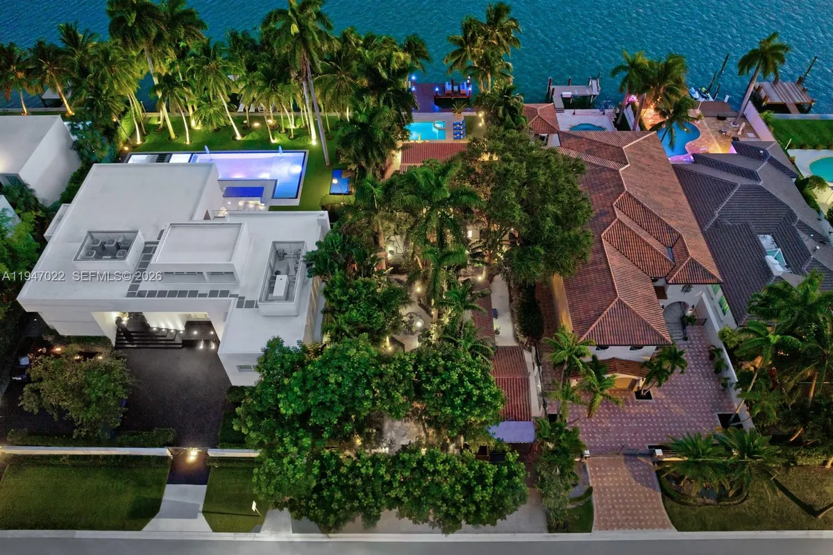 56 S Hibiscus Dr, Miami Beach FL 33139