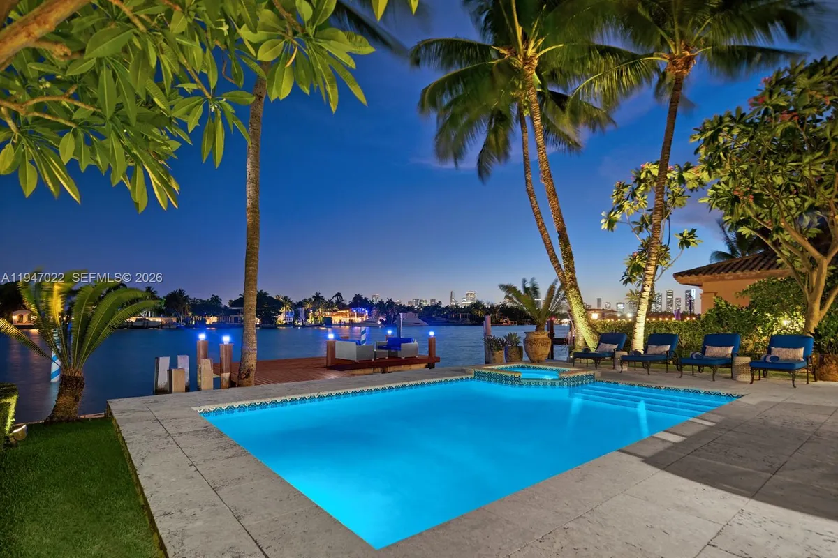 56 S Hibiscus Dr, Miami Beach FL 33139