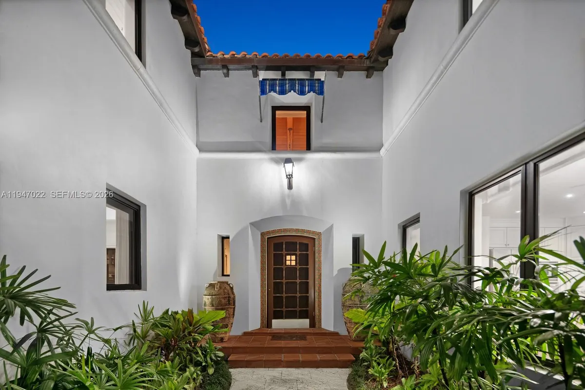 56 S Hibiscus Dr, Miami Beach FL 33139