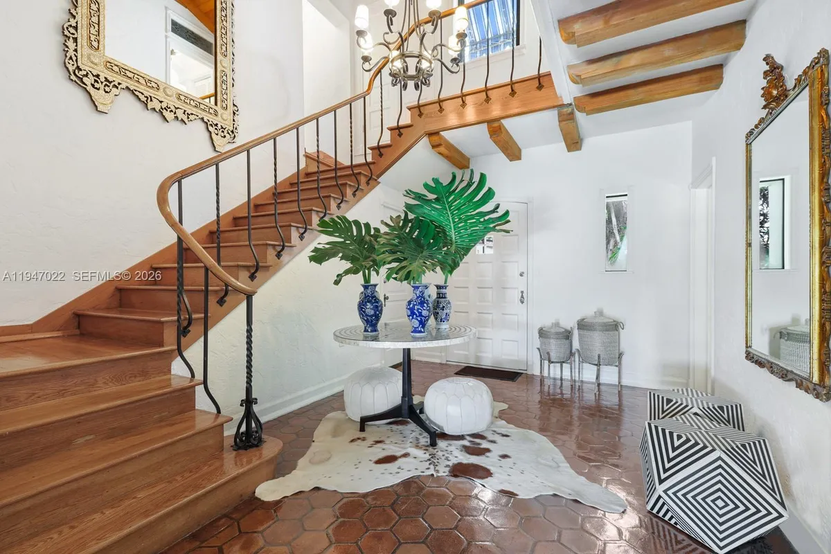 56 S Hibiscus Dr, Miami Beach FL 33139