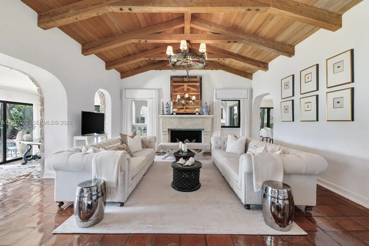 56 S Hibiscus Dr, Miami Beach FL 33139