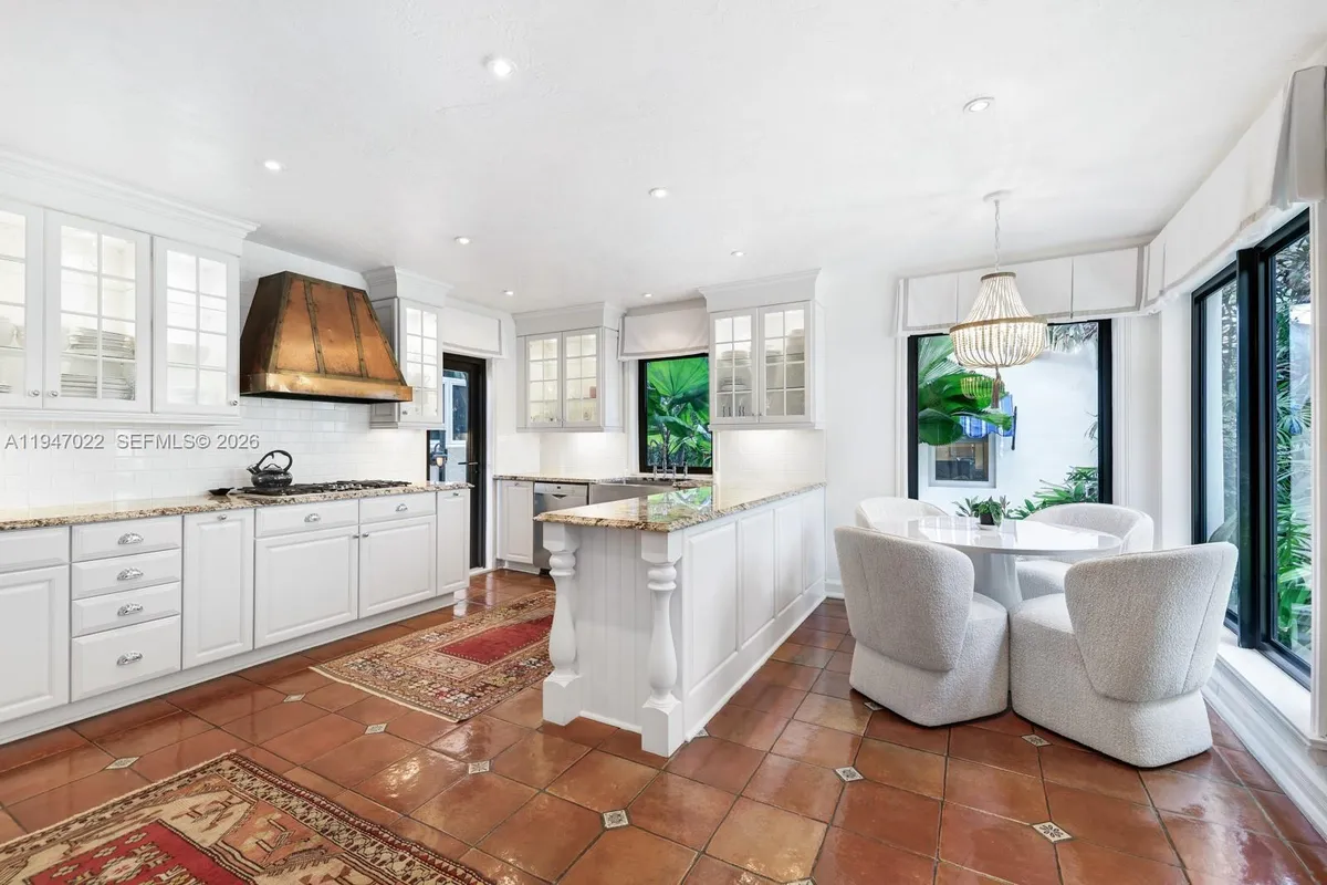 56 S Hibiscus Dr, Miami Beach FL 33139