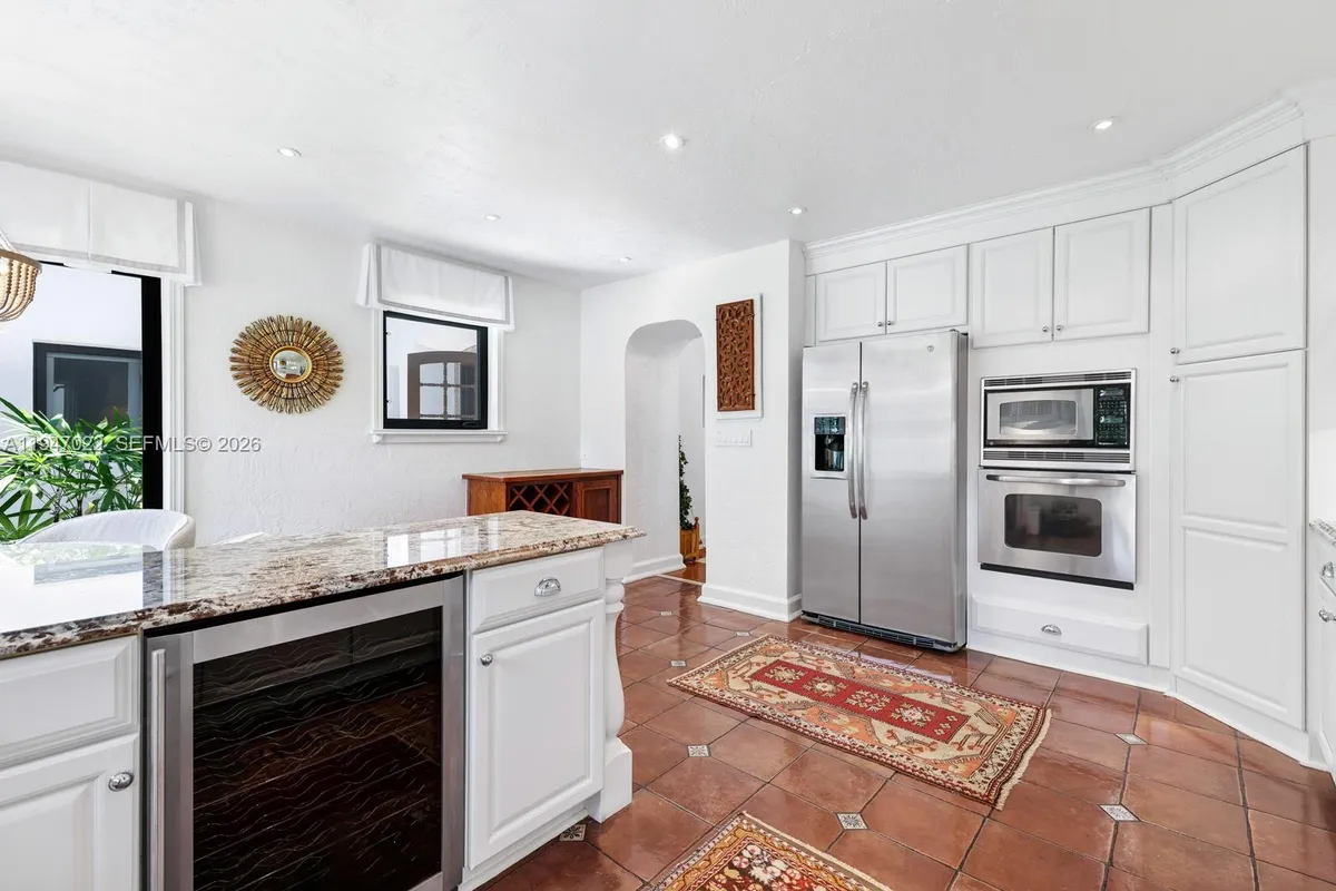 56 S Hibiscus Dr, Miami Beach FL 33139