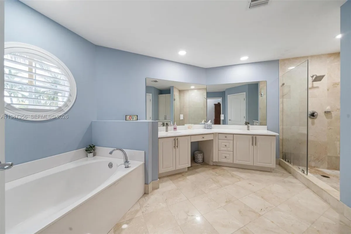 20920 NE 32nd Ave, Aventura FL 33180