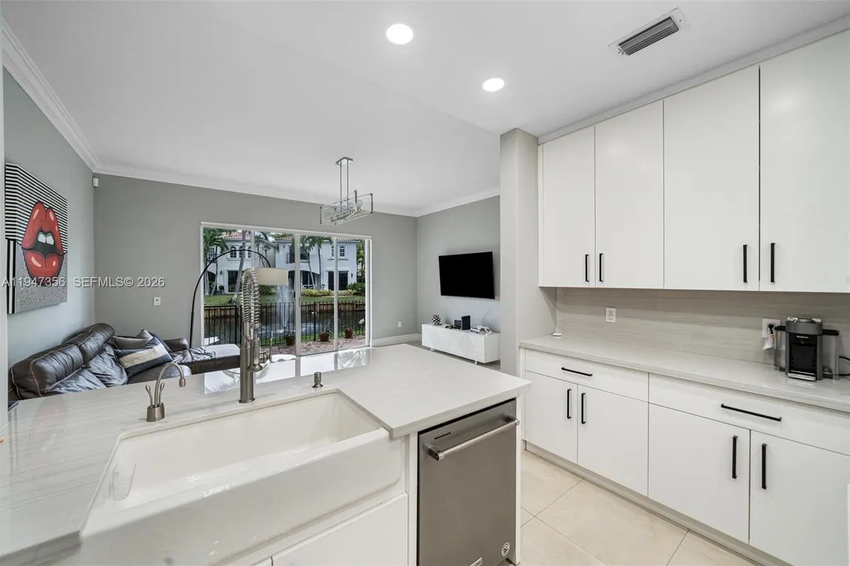 20920 NE 32nd Ave, Aventura FL 33180