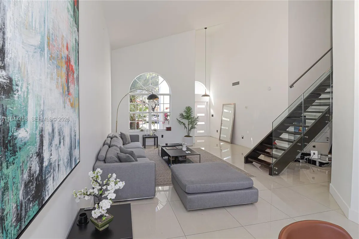 5901 NW 110th Ct, Doral FL 33178