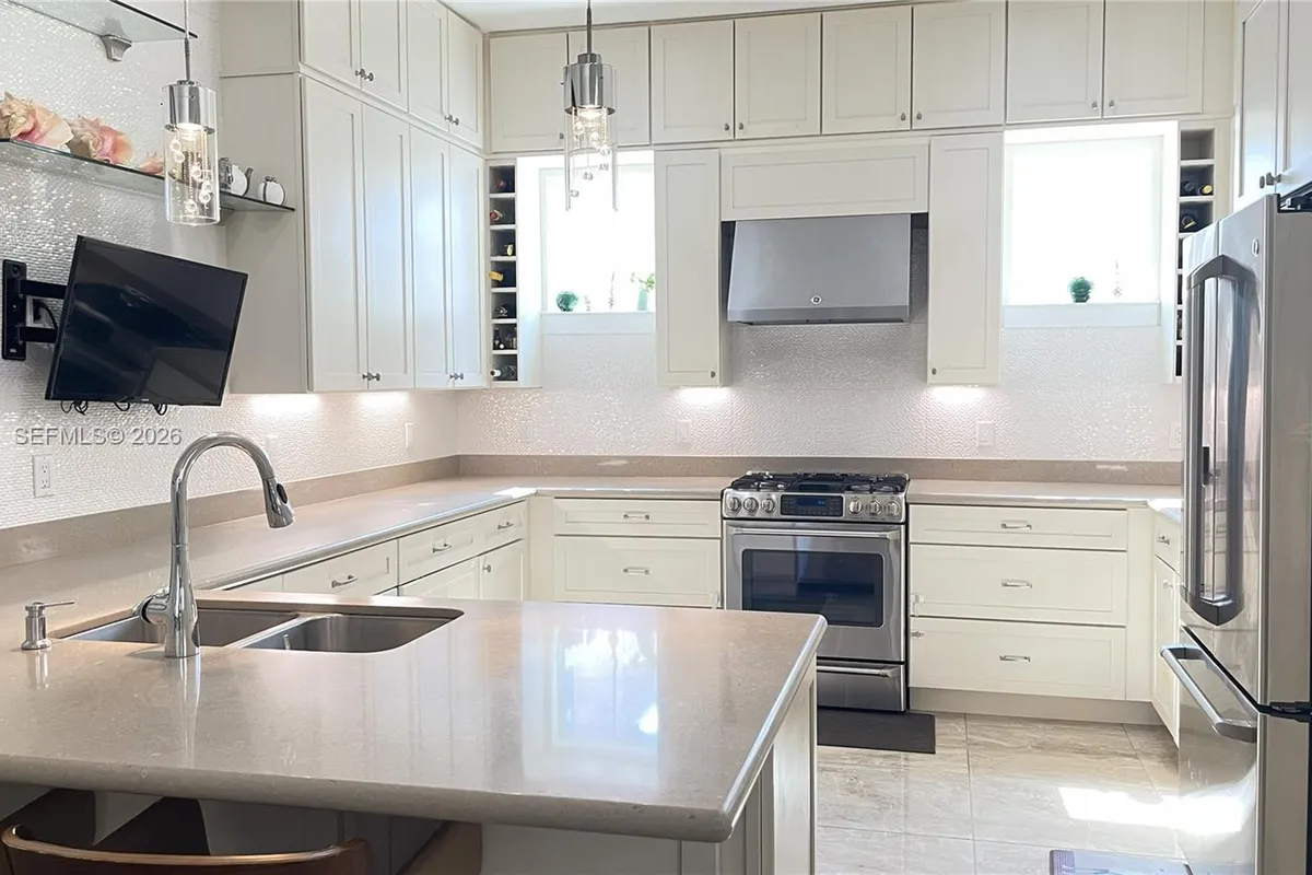 918 NE 17th Way, Fort Lauderdale FL 33304