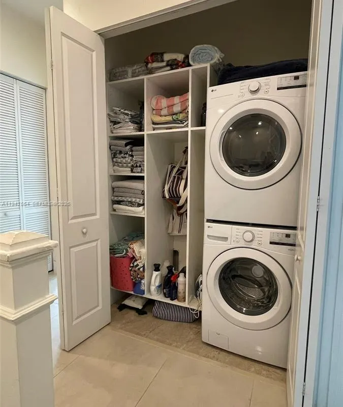 918 NE 17th Way, Fort Lauderdale FL 33304