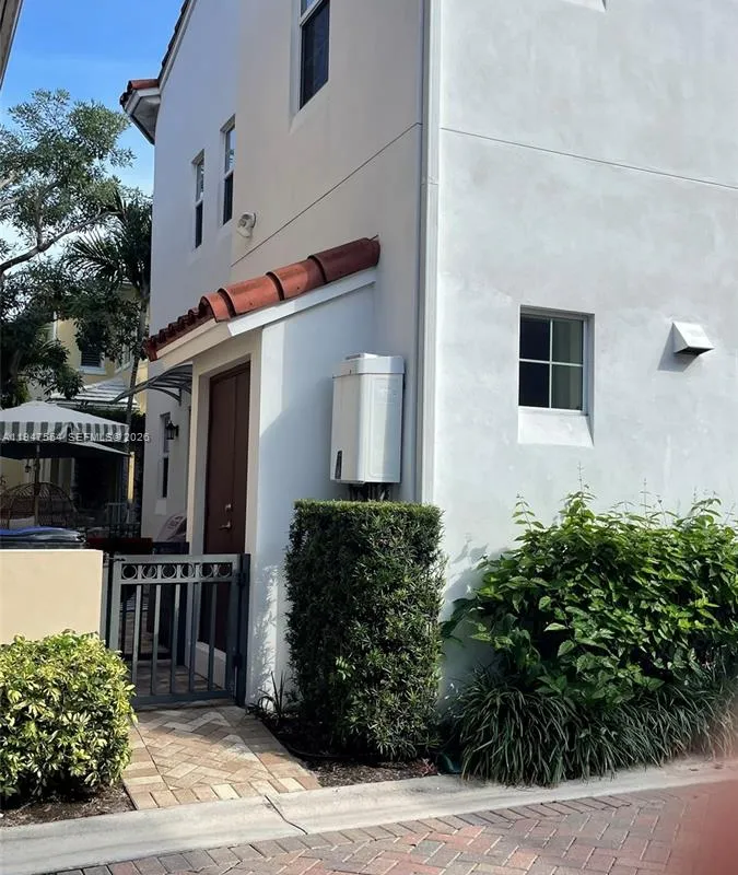 918 NE 17th Way, Fort Lauderdale FL 33304