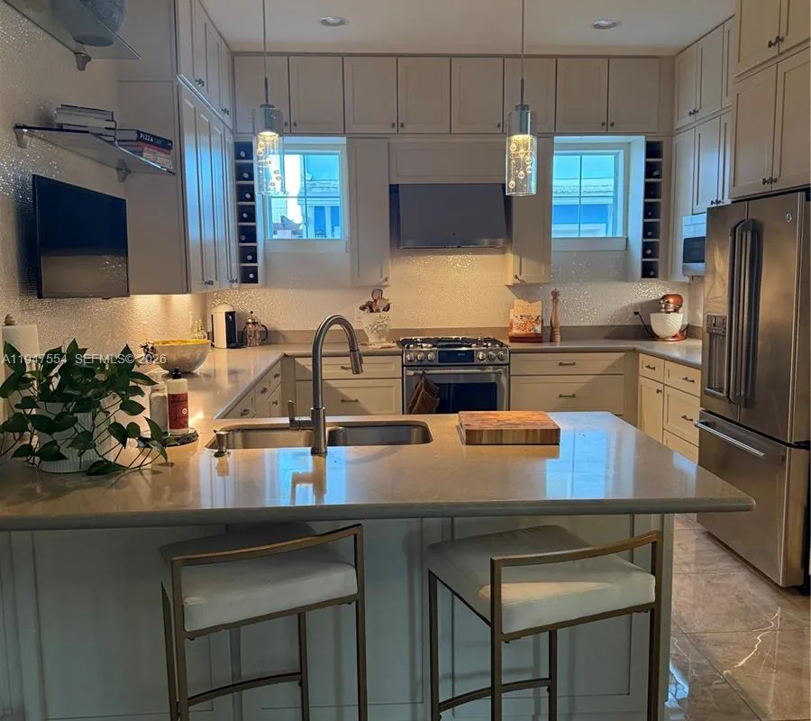 918 NE 17th Way, Fort Lauderdale FL 33304