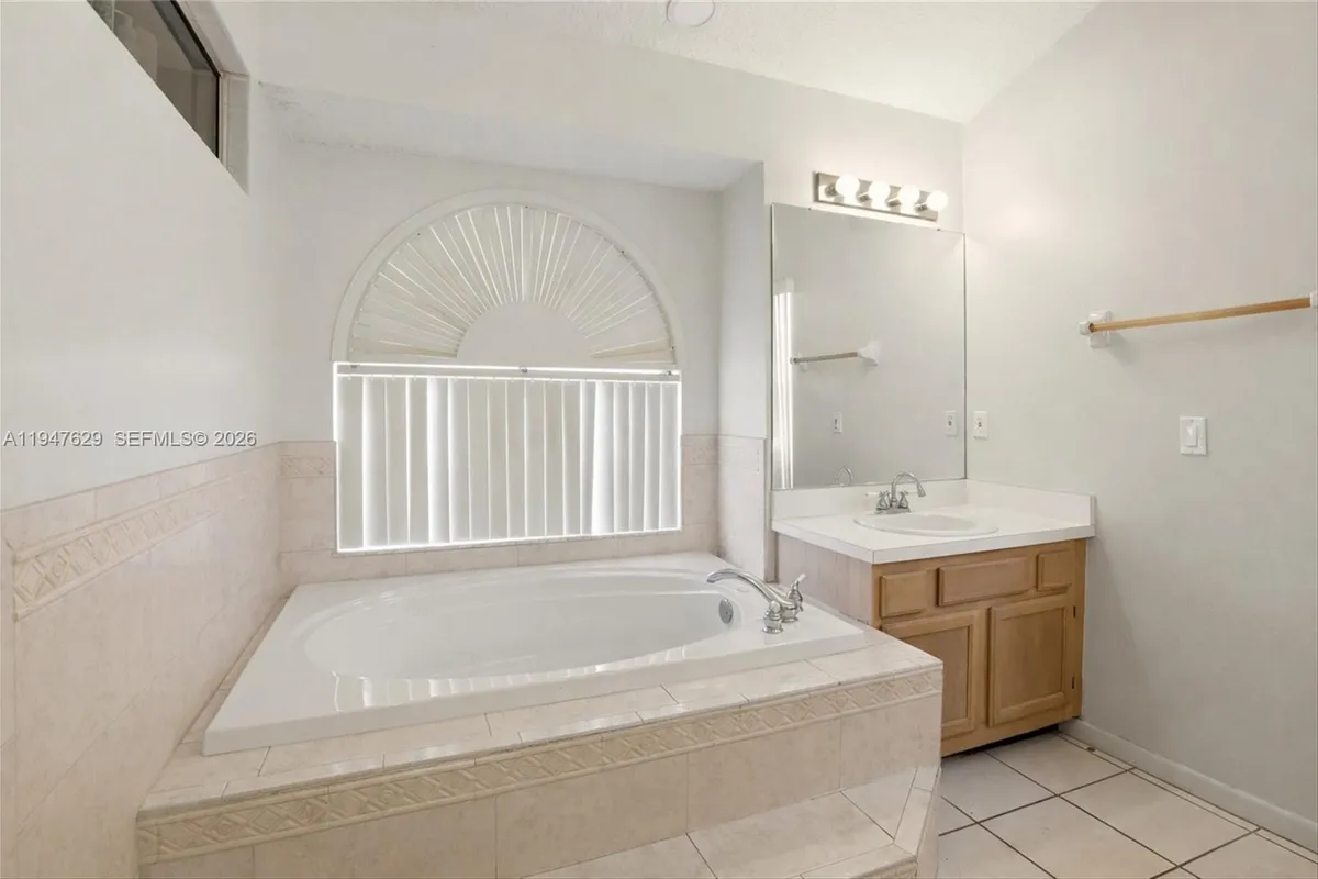 10402 Ashley Oaks Dr, Riverview FL 33578