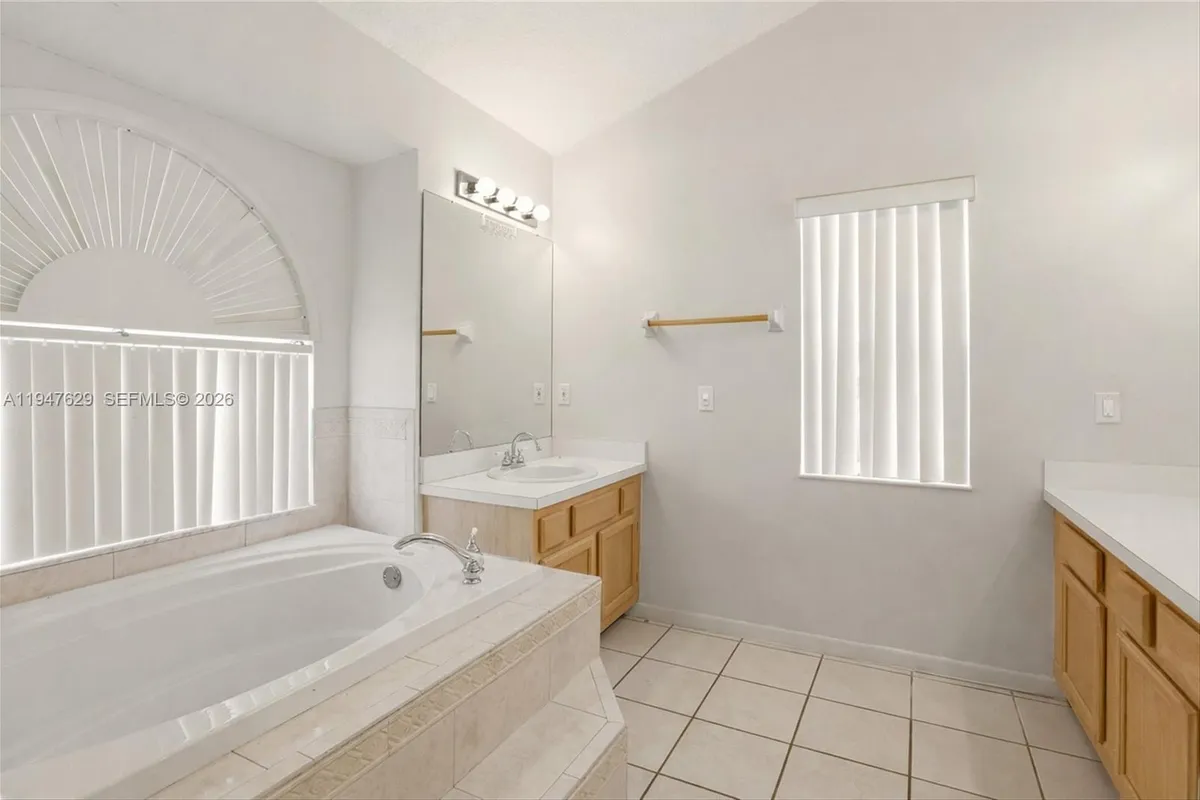 10402 Ashley Oaks Dr, Riverview FL 33578