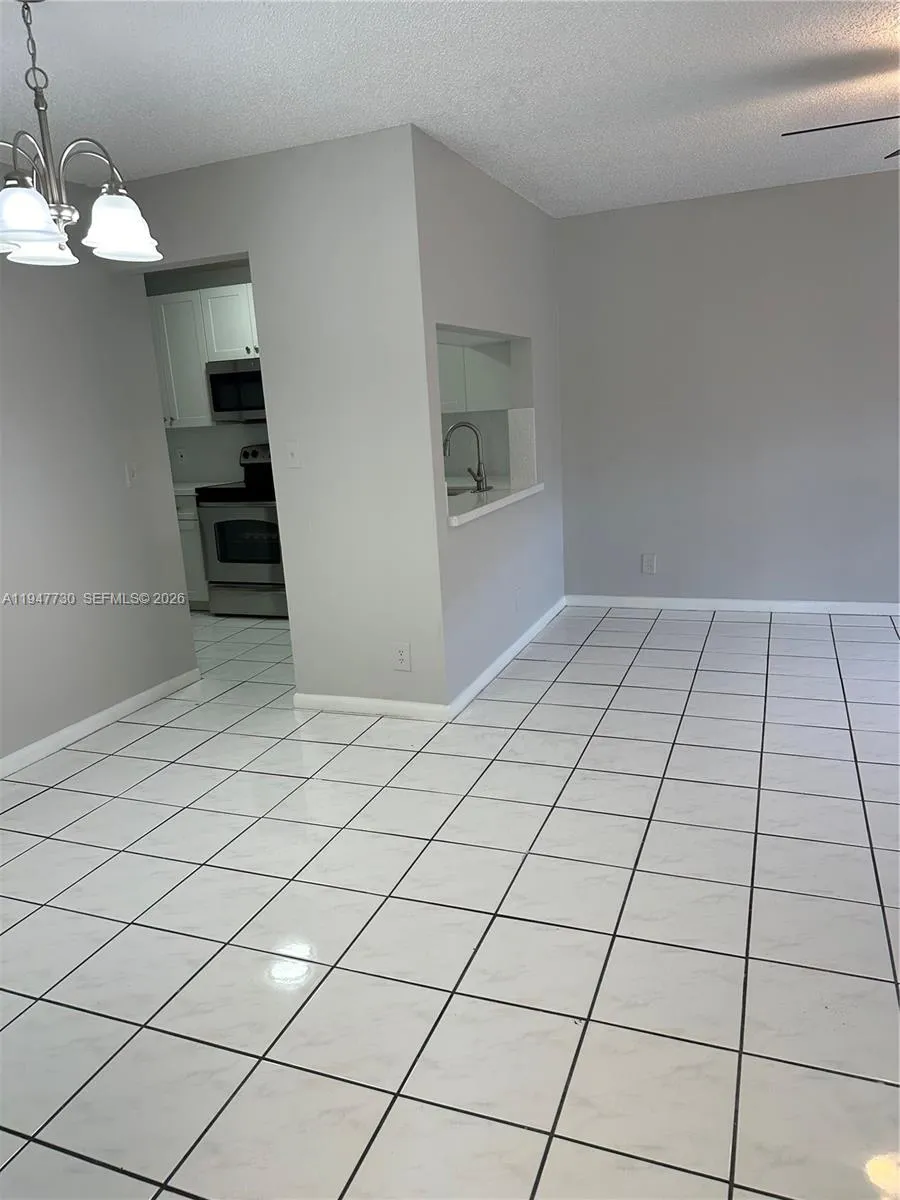 10037 Winding Lake Rd # 204, Sunrise FL 33351