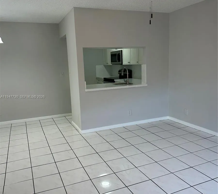 10037 Winding Lake Rd # 204, Sunrise FL 33351