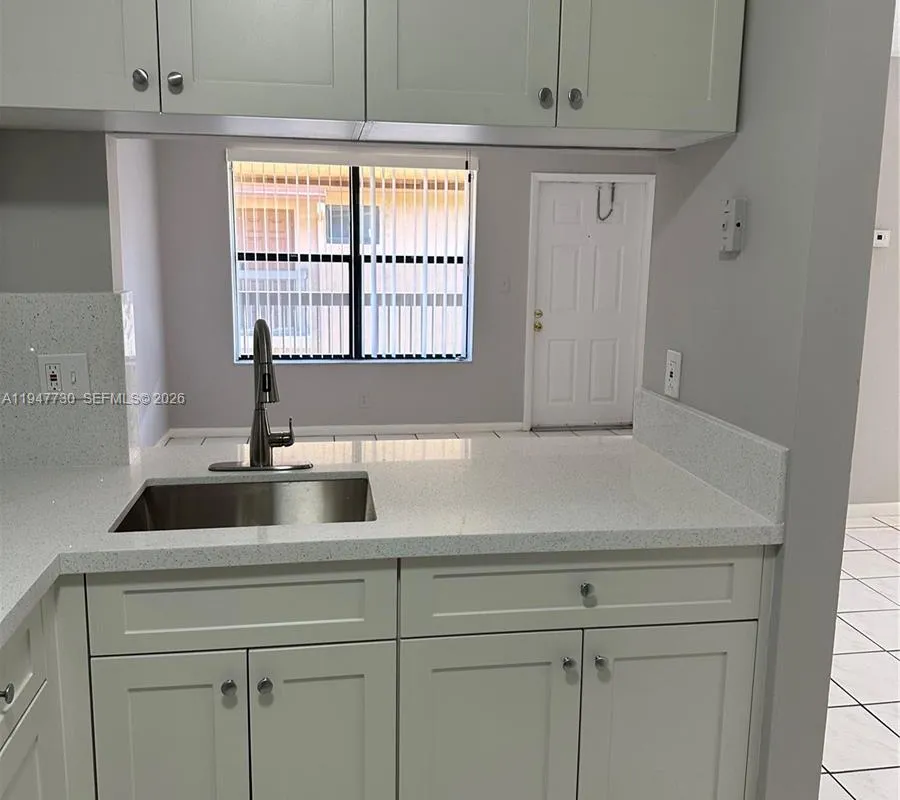 10037 Winding Lake Rd # 204, Sunrise FL 33351