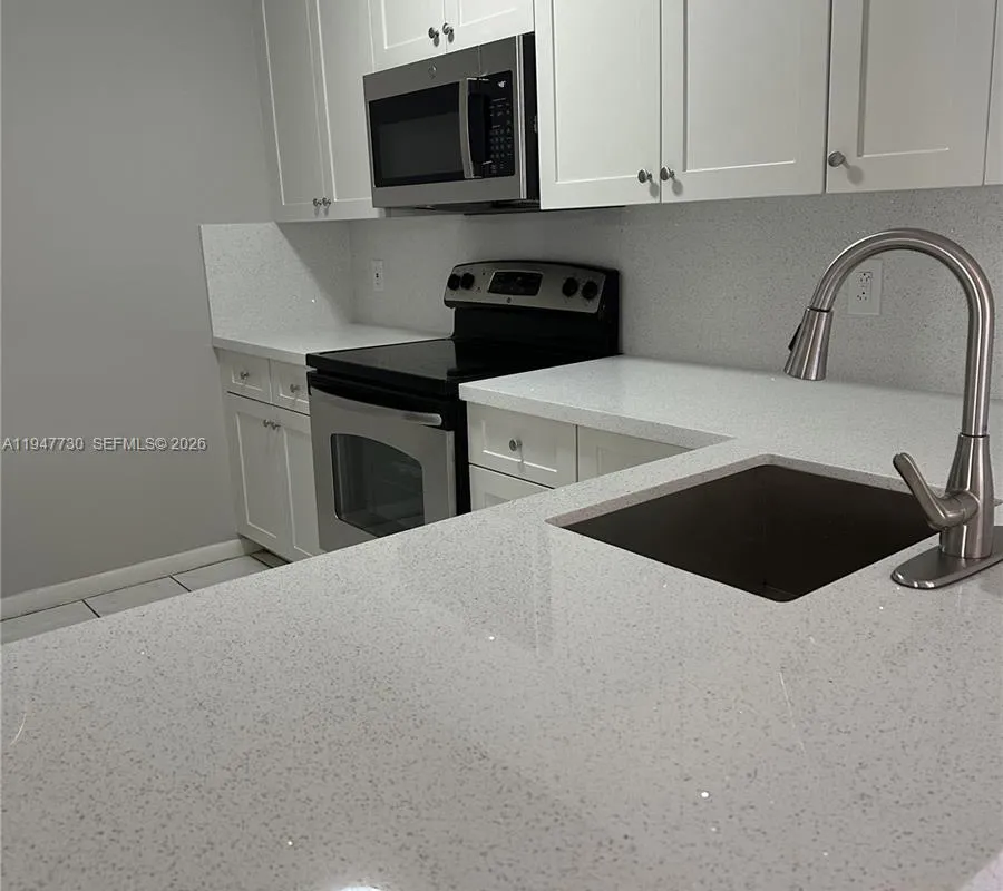 10037 Winding Lake Rd # 204, Sunrise FL 33351