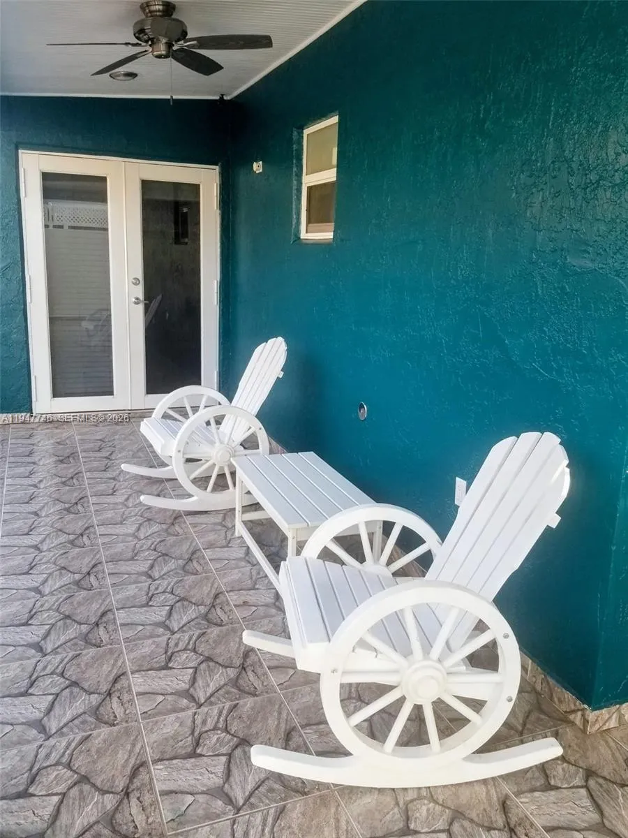 2749 W 73rd Pl, Hialeah FL 33016