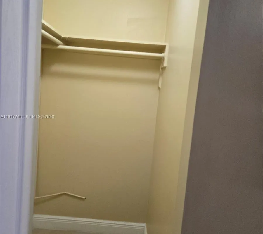 2749 W 73rd Pl, Hialeah FL 33016