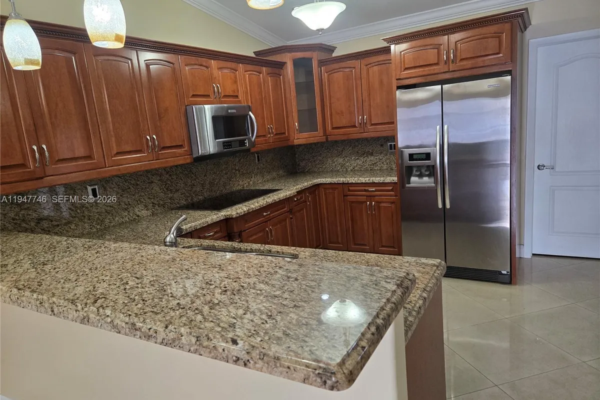 2749 W 73rd Pl, Hialeah FL 33016