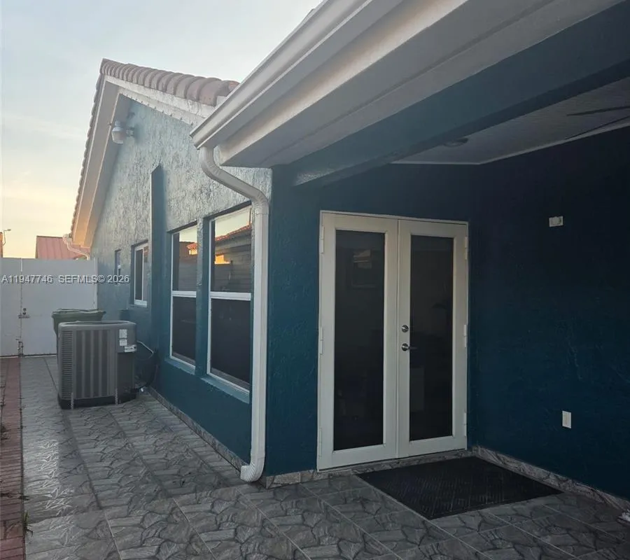 2749 W 73rd Pl, Hialeah FL 33016
