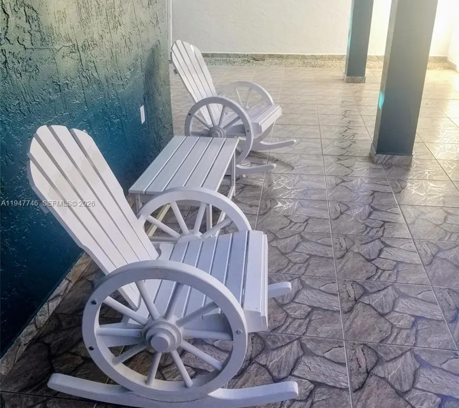 2749 W 73rd Pl, Hialeah FL 33016