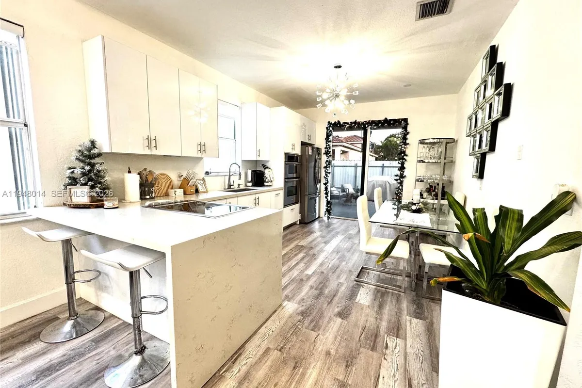 2101 NE 37th Ter, Homestead FL 33033