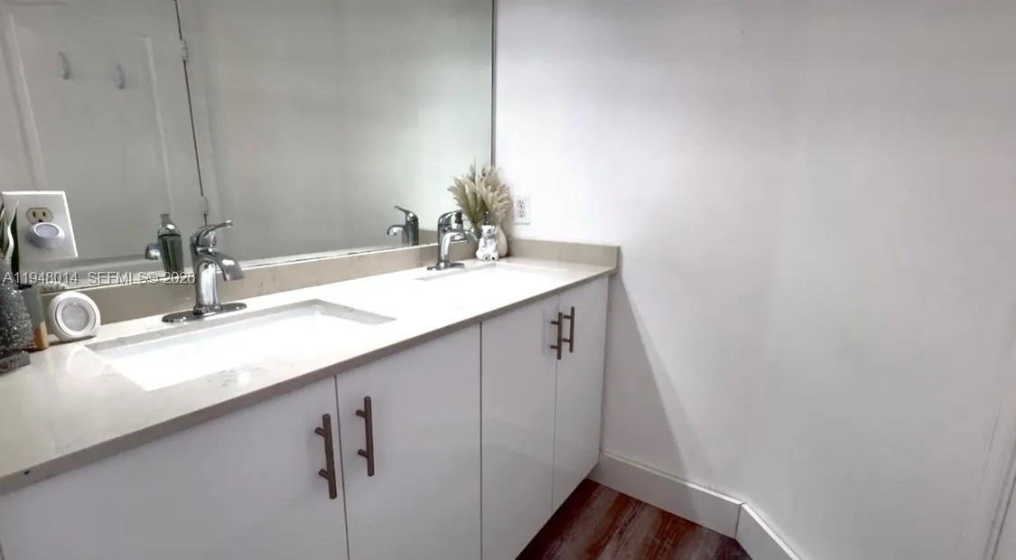 2101 NE 37th Ter, Homestead FL 33033