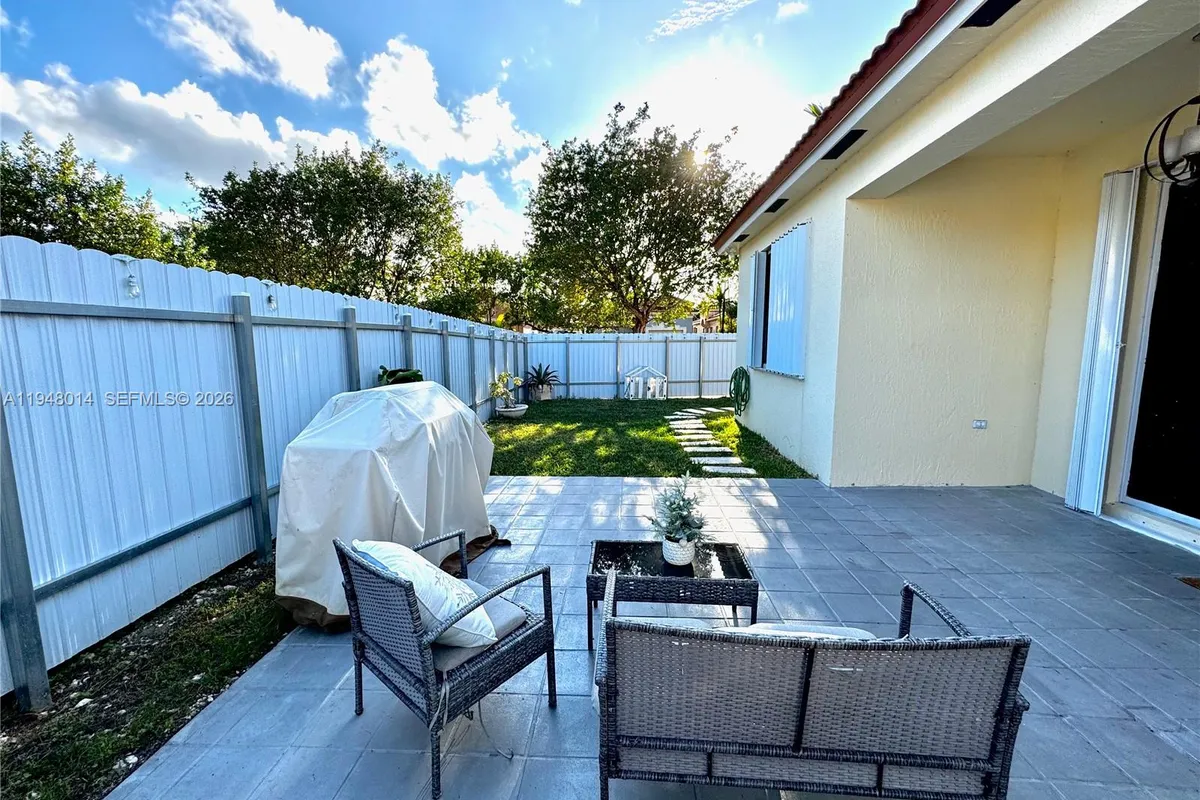 2101 NE 37th Ter, Homestead FL 33033