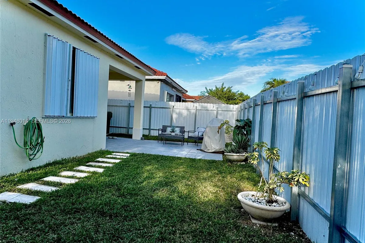 2101 NE 37th Ter, Homestead FL 33033