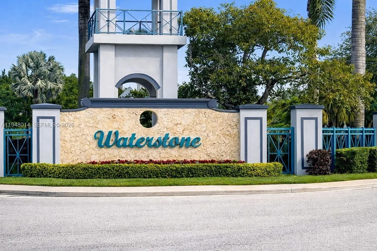 2101 NE 37th Ter, Homestead FL 33033