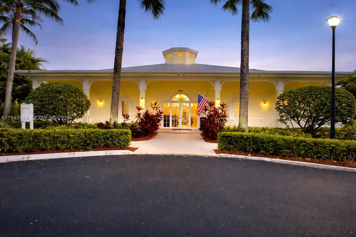 2101 NE 37th Ter, Homestead FL 33033