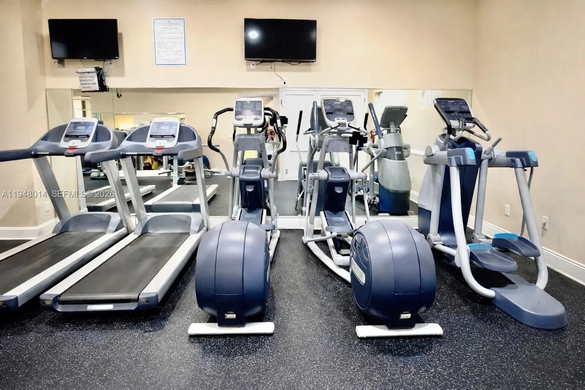 2101 NE 37th Ter, Homestead FL 33033