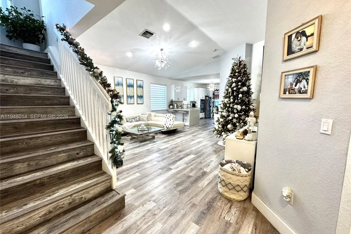 2101 NE 37th Ter, Homestead FL 33033