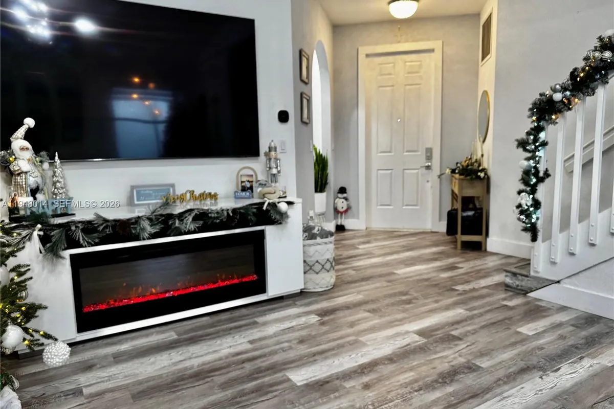 2101 NE 37th Ter, Homestead FL 33033