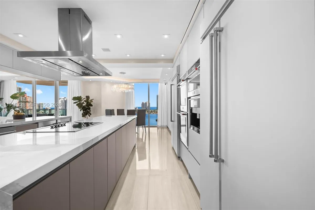 3301 NE 183rd St # 2001, Aventura FL 33160