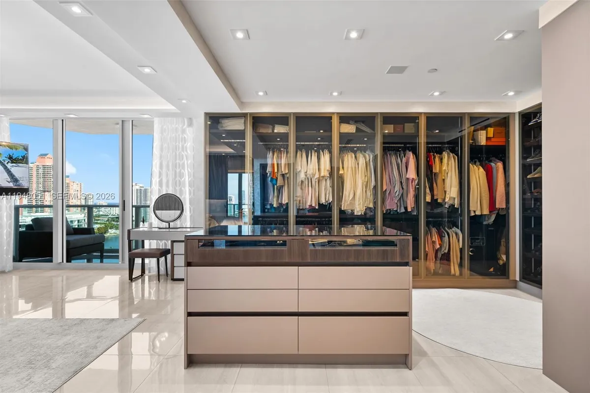 3301 NE 183rd St # 2001, Aventura FL 33160