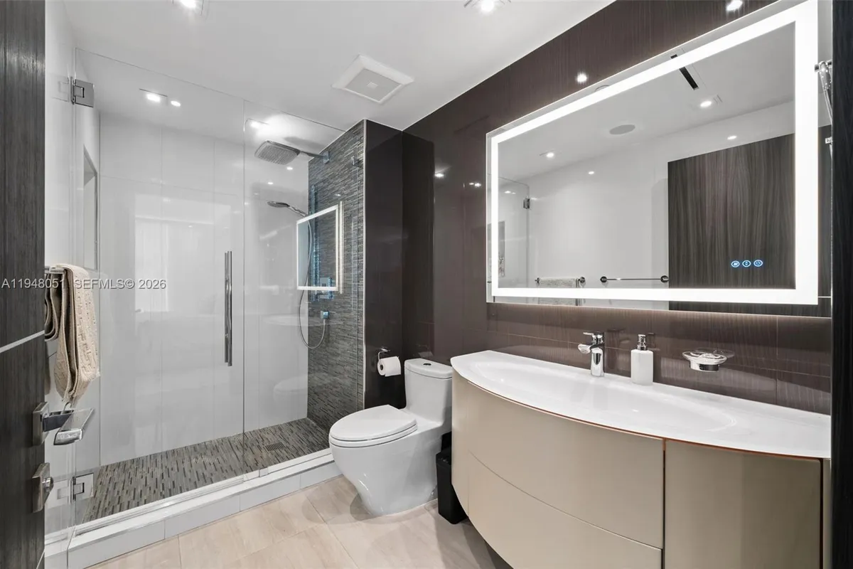 3301 NE 183rd St # 2001, Aventura FL 33160