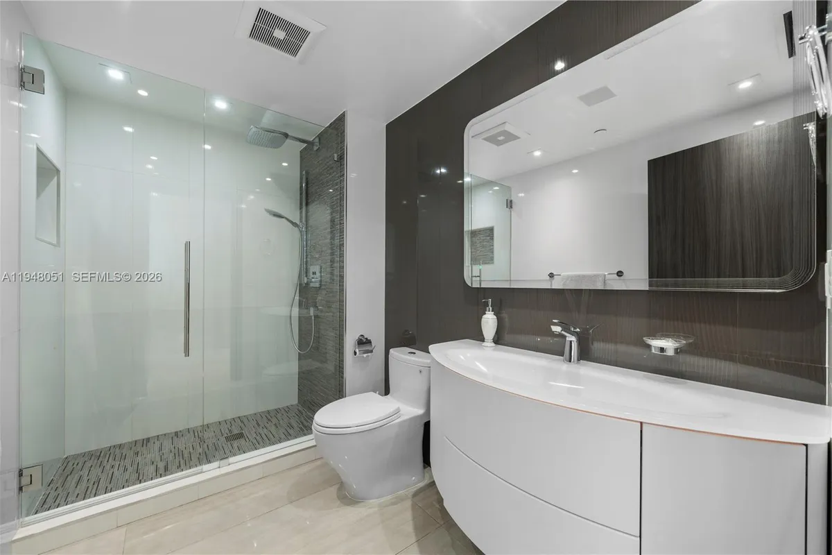 3301 NE 183rd St # 2001, Aventura FL 33160