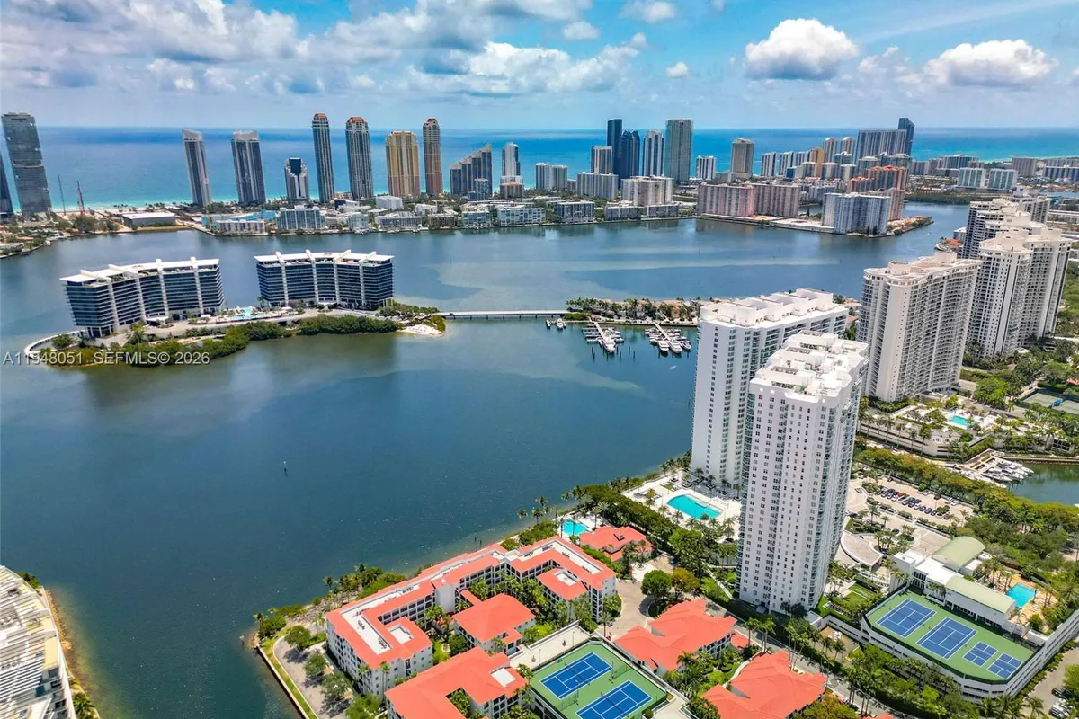 3301 NE 183rd St # 2001, Aventura FL 33160