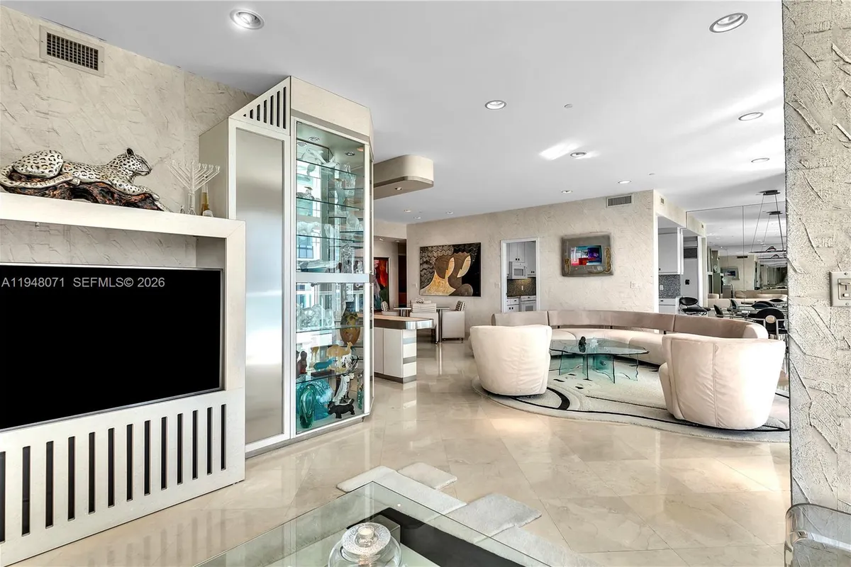 10101 Collins Ave, Bal Harbour FL 33154