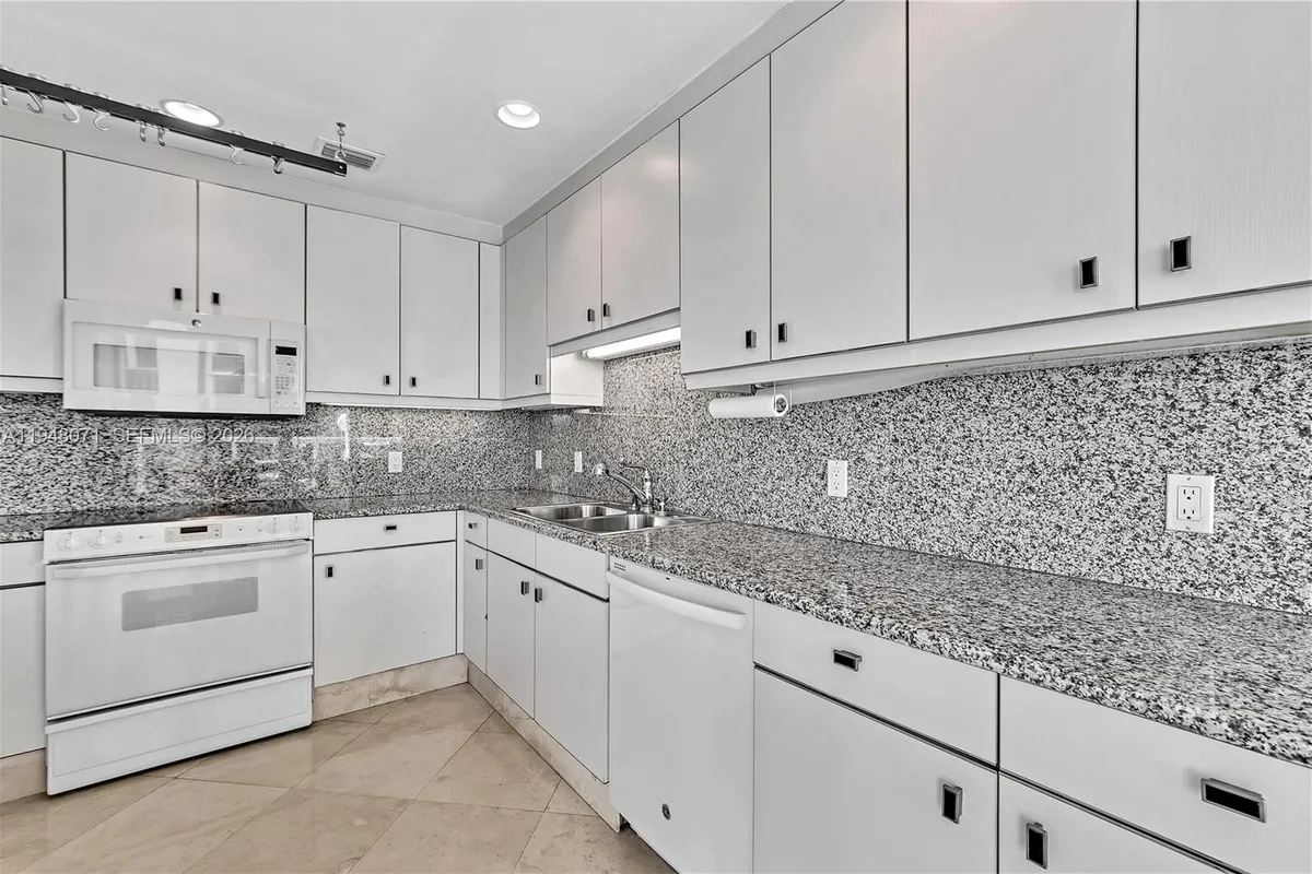 10101 Collins Ave, Bal Harbour FL 33154