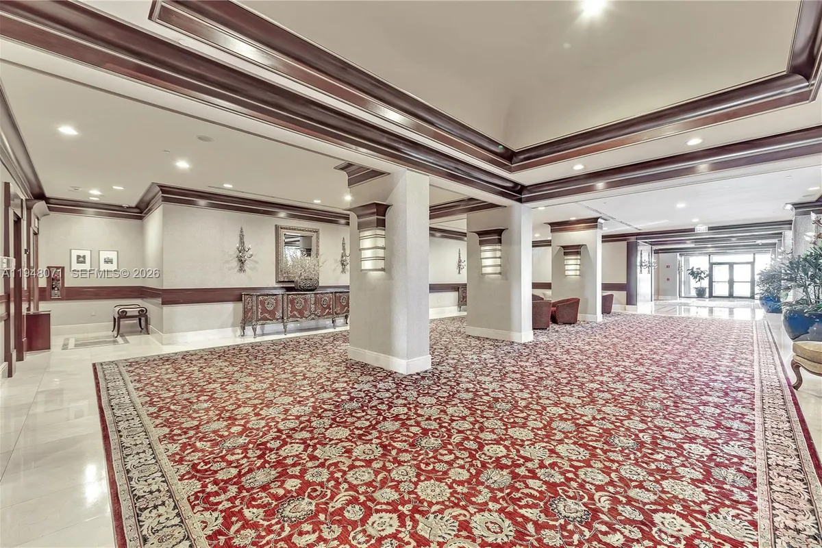 10101 Collins Ave, Bal Harbour FL 33154