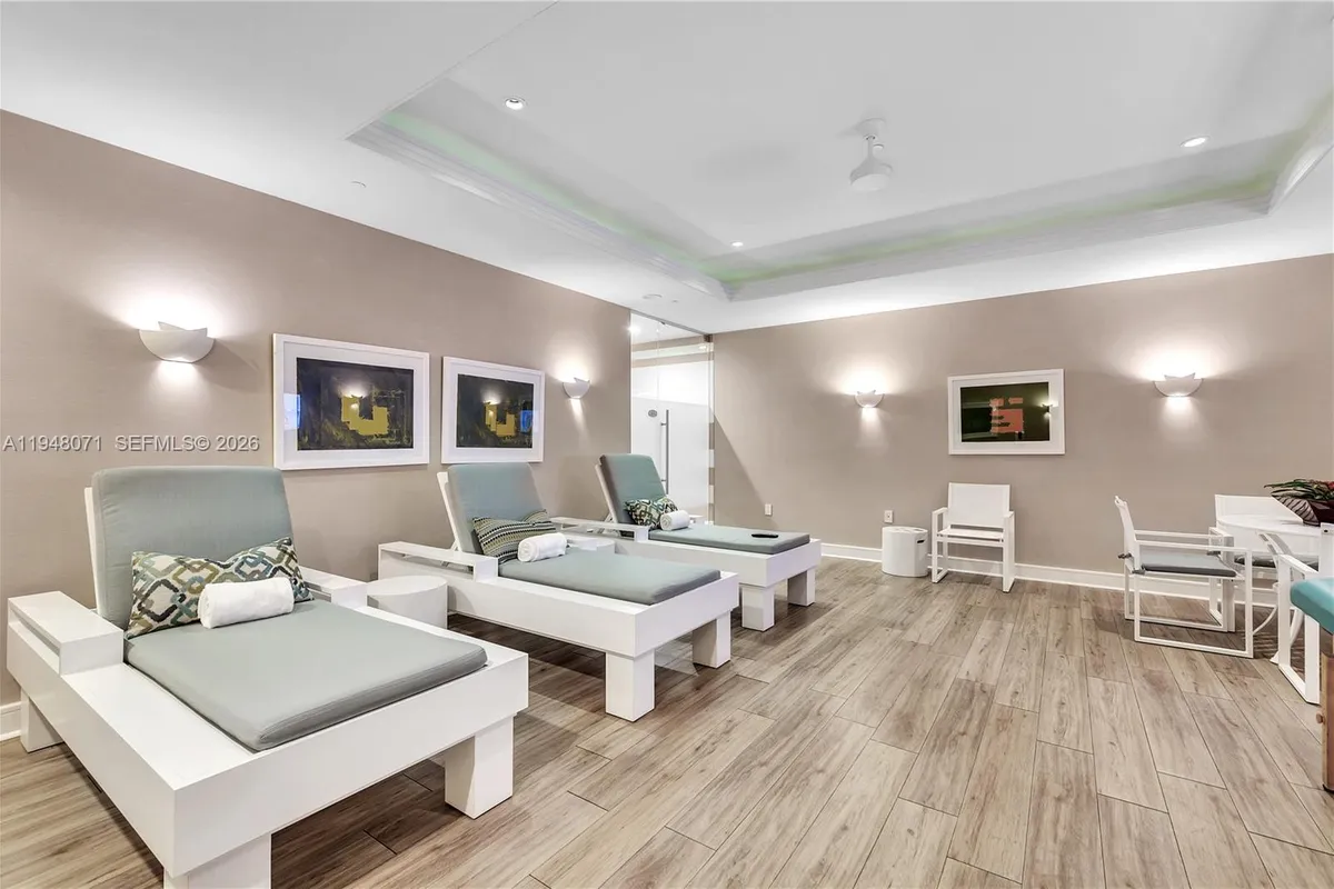 10101 Collins Ave, Bal Harbour FL 33154