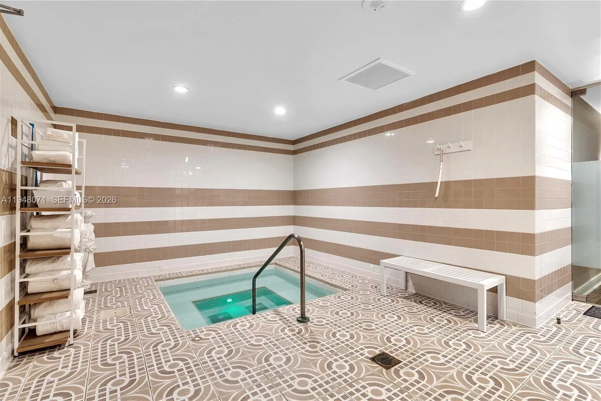 10101 Collins Ave, Bal Harbour FL 33154